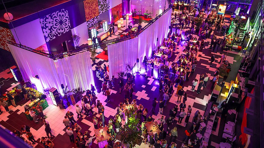 Draufsicht auf die MOTiON NiGHT bei ECR iN MOTiON 2026 mit Teilnehmern aus der Konsumgüterindustrie